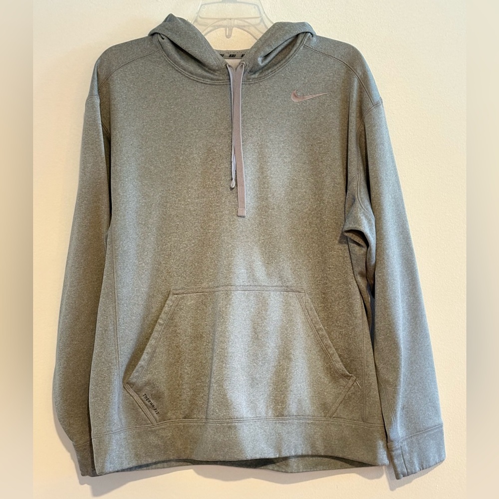 Nike Men’s Gray Pullover Hoodie with Subtle Swoosh Large
